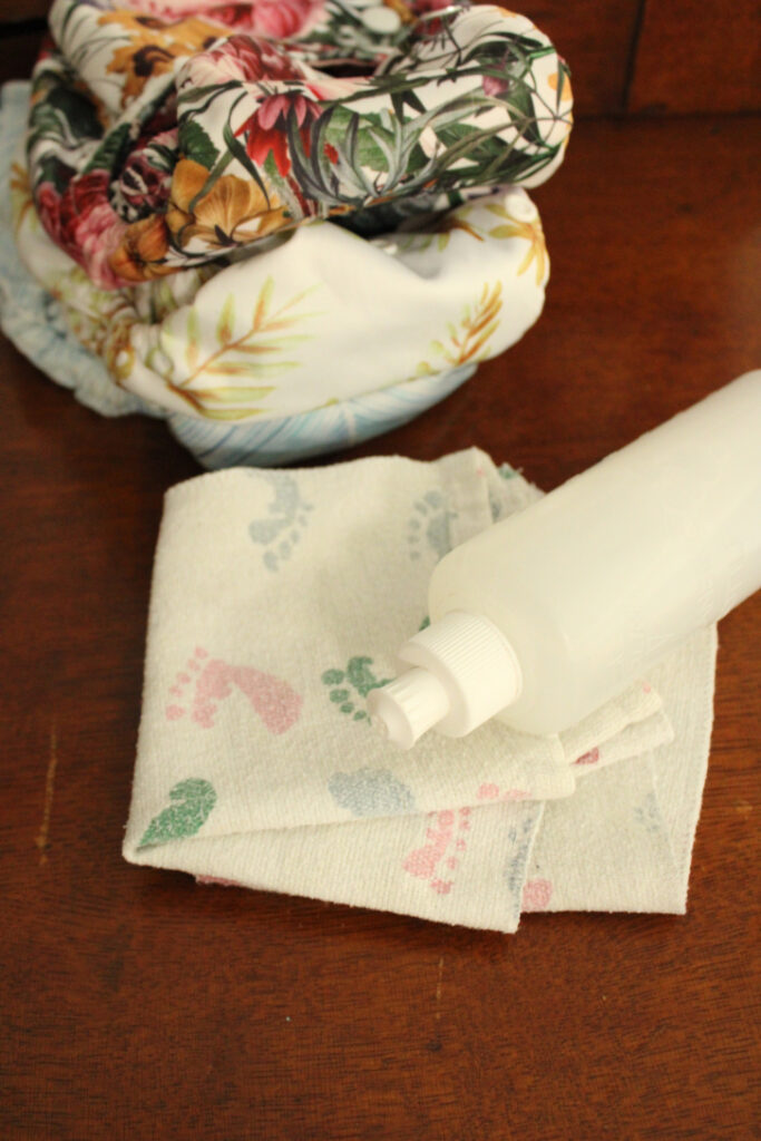 baby wipe solution and cloth wipes